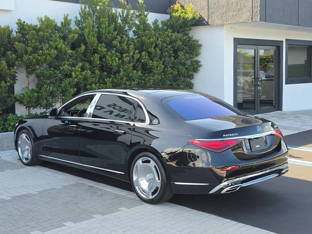 Used 2021 Black Mercedes-Benz Maybach S 580 image 3