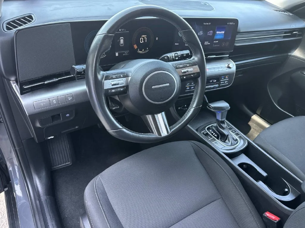 Used 2025 Gray Hyundai SEL image 32