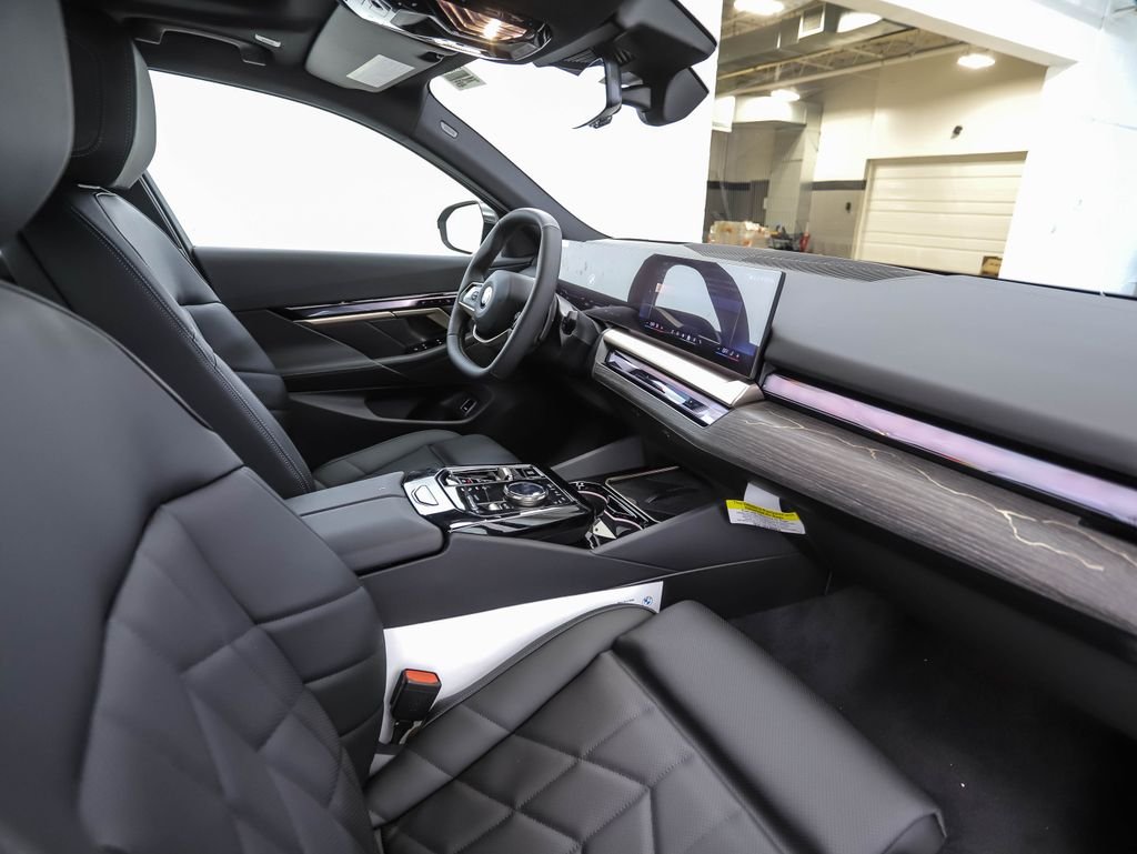 Used 2027 Black Sapphire Metallic BMW 530i xDrive image 30