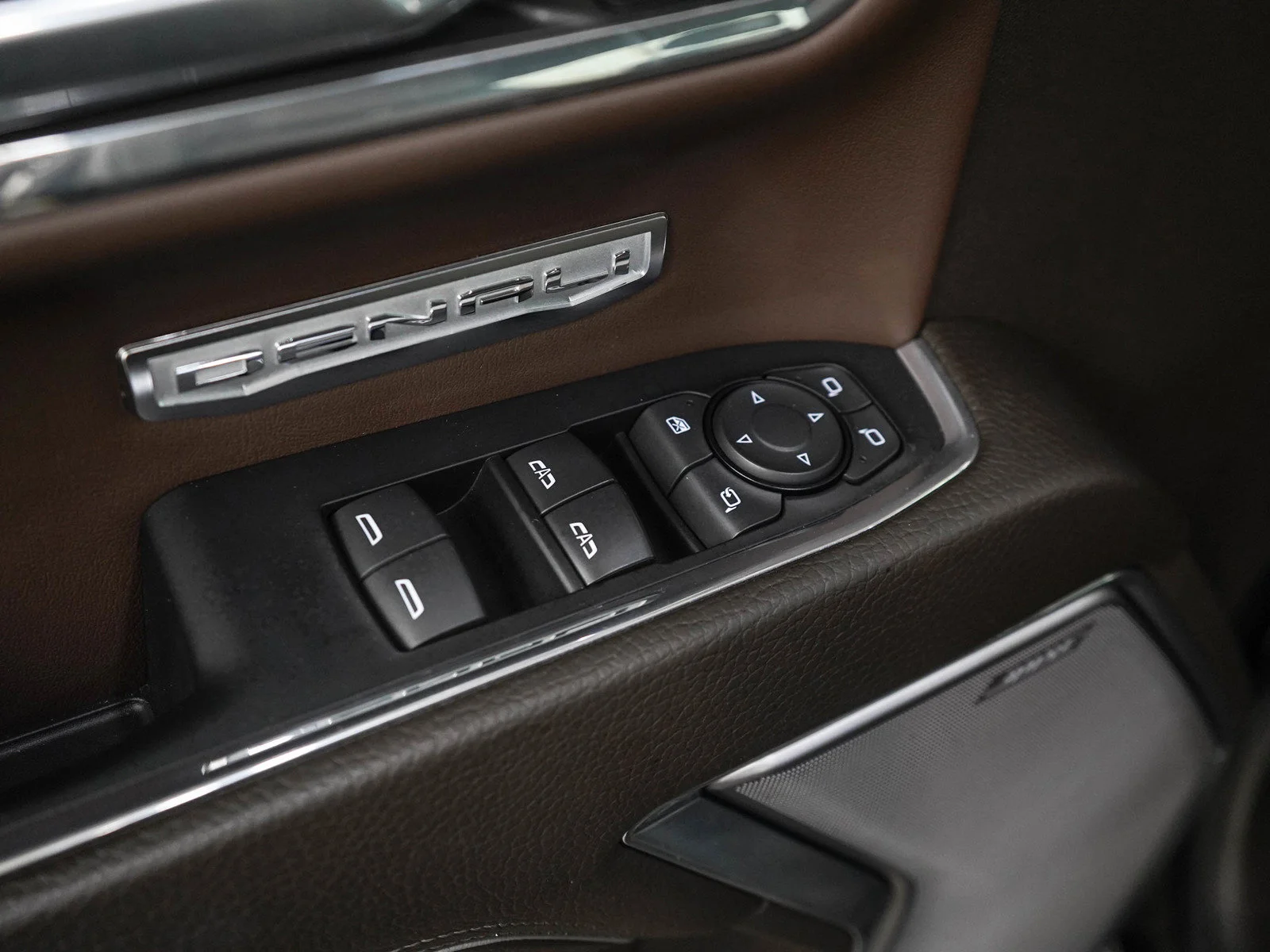Used 2023 ONYX BLACK GMC Denali image 20