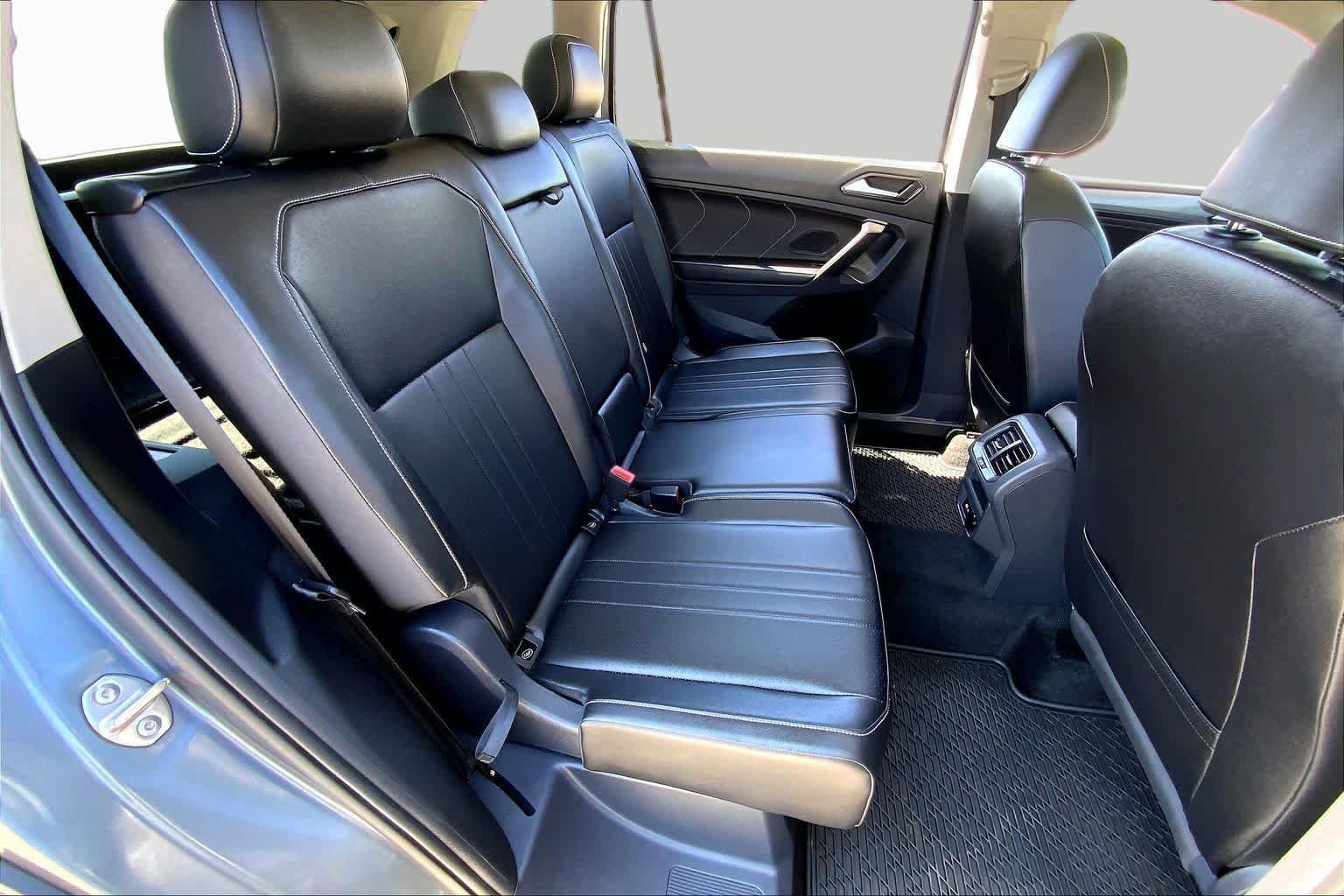 Used 2024 Platinum Gray Metallic Volkswagen SE image 19