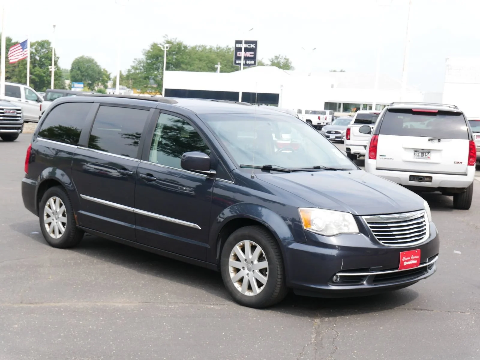 Used 2014 Chrysler Town & Country Touring with VIN 2C4RC1BG3ER468378 for sale in White Bear Lake, Minnesota