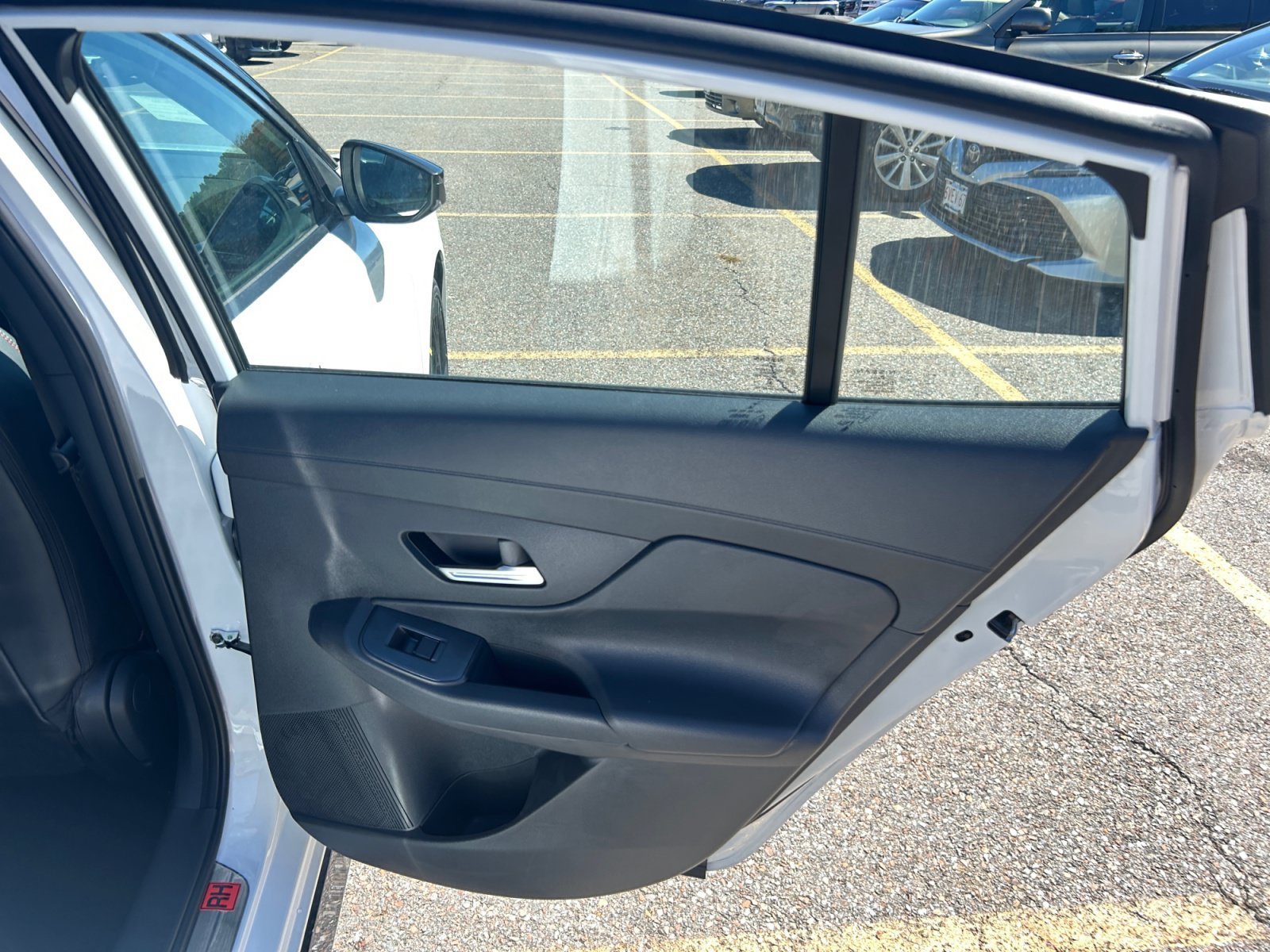 New 2027 Aspen White TriCoat / Super Black Two-tone Nissan SR image 35