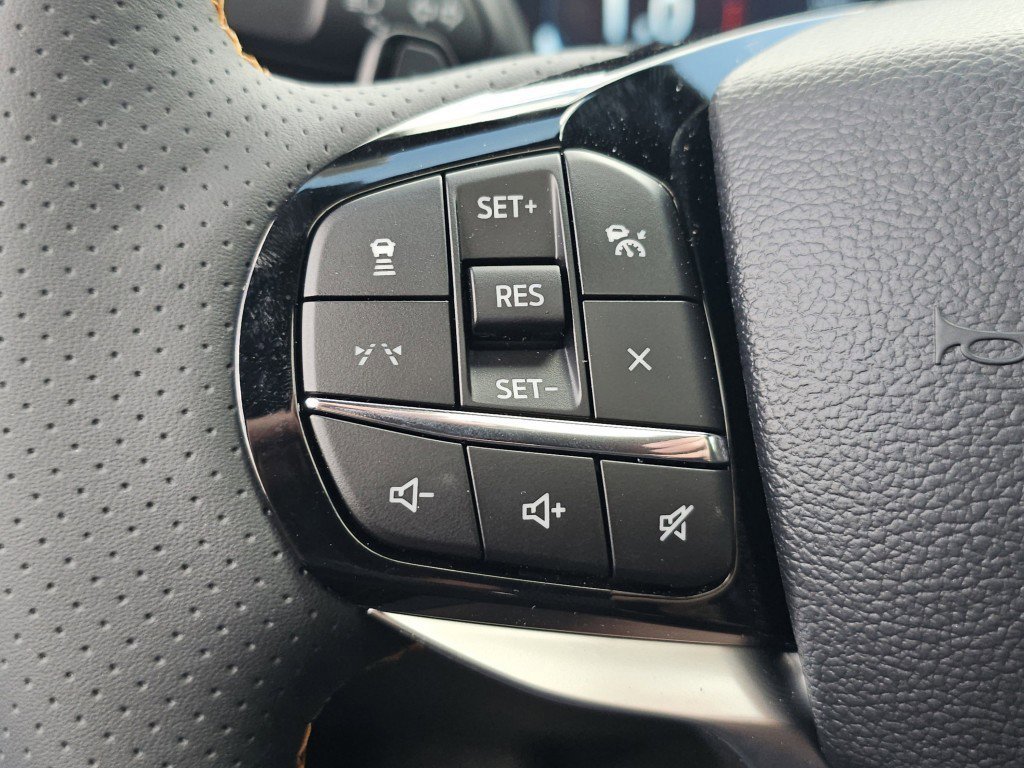 New 2026 Space White Metallic Ford Tremor image 17