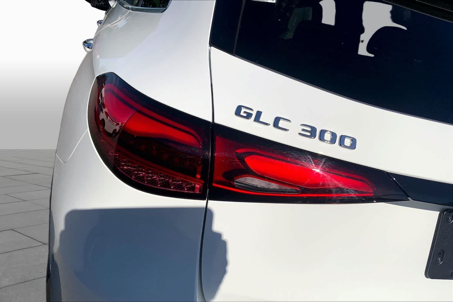Certified Used 2026 Polar White Mercedes-Benz GLC 300 image 27
