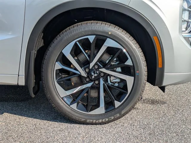 2025 Mitsubishi Outlander Plug-in Hybrid SEL - Photo 12