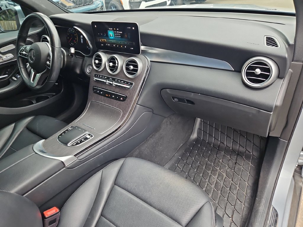 Certified Used 2021 Mojave Silver Metallic Mercedes-Benz GLC 300 image 17