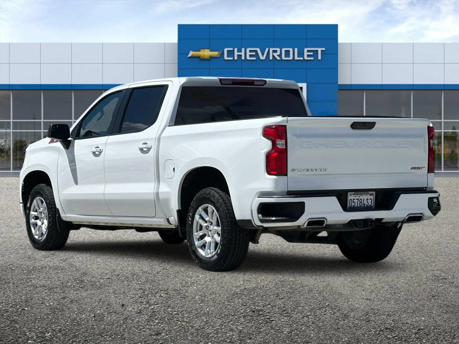 Used 2022 Summit White Chevrolet RST image 6