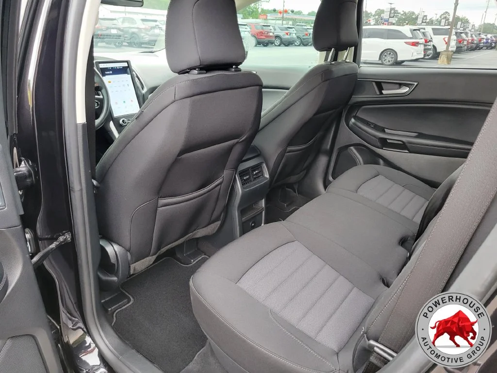 Used 2024 Black Ford SE image 14