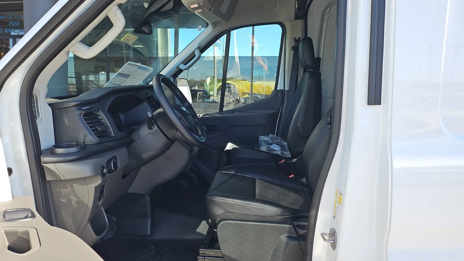 New 2026 Oxford White Ford 250 MR RWD image 7