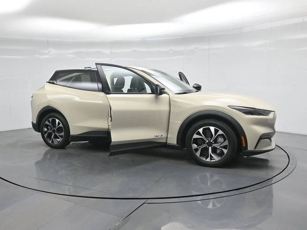 New 2026 Desert Sand Ford Select image 30