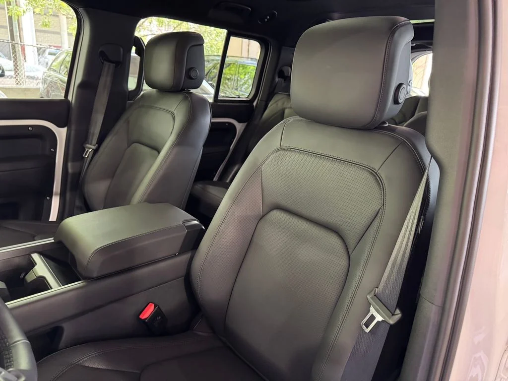 New 2026 Fuji White Land Rover X-Dynamic SE image 9