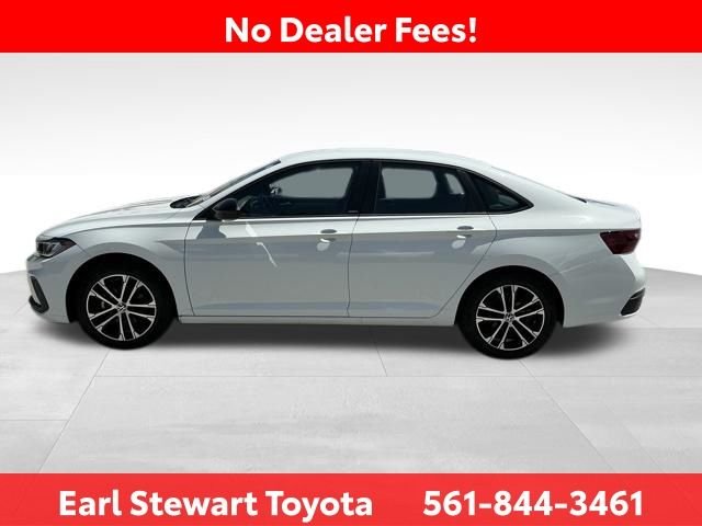 Used 2025 White Volkswagen 1.5T Sport image 7