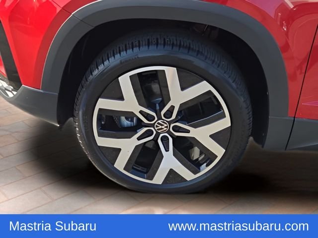 Used 2023 Red Volkswagen 1.5T SEL image 32
