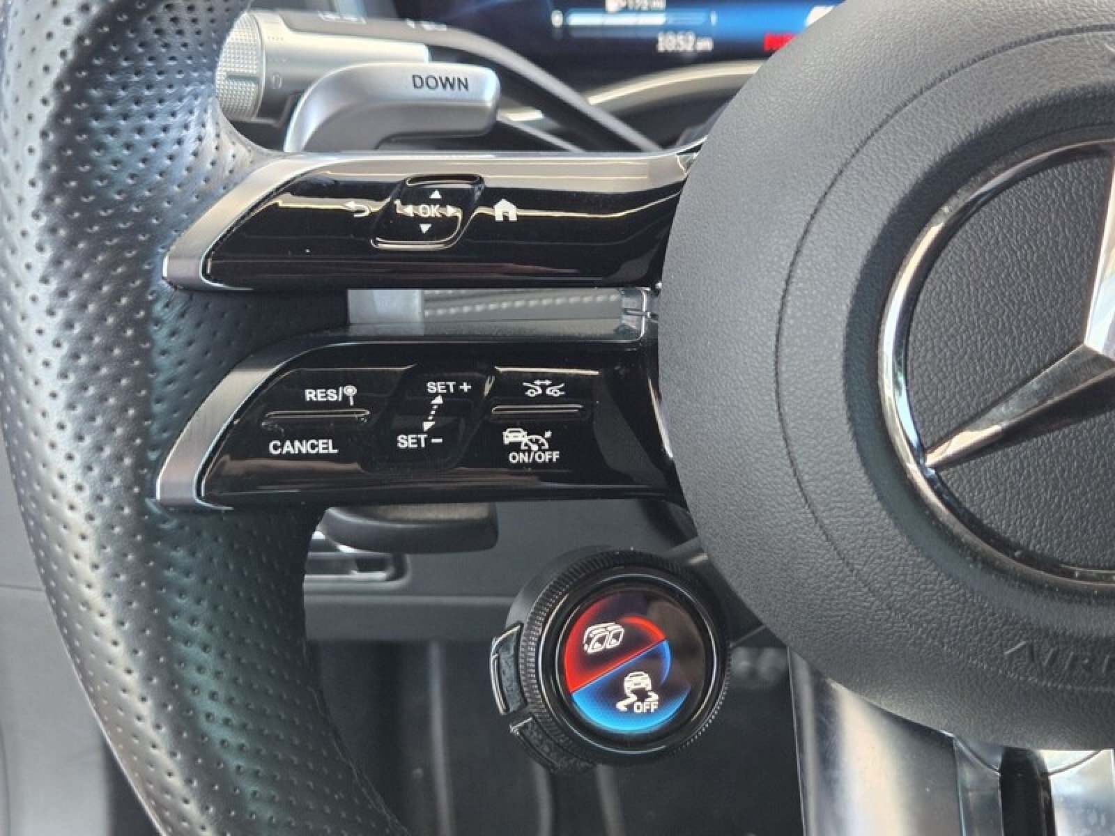 Certified Used 2022 MANUFAKTUR Moonlight White Metallic Mercedes-Benz AMG® SL 55 image 24