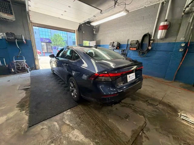 Used 2023  Honda EX-L image 6