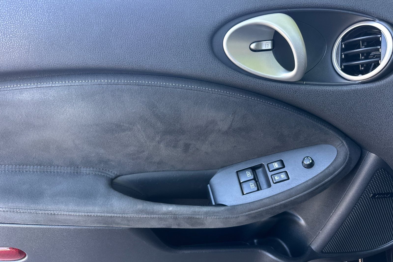 Used 2014 Red Nissan Touring image 11