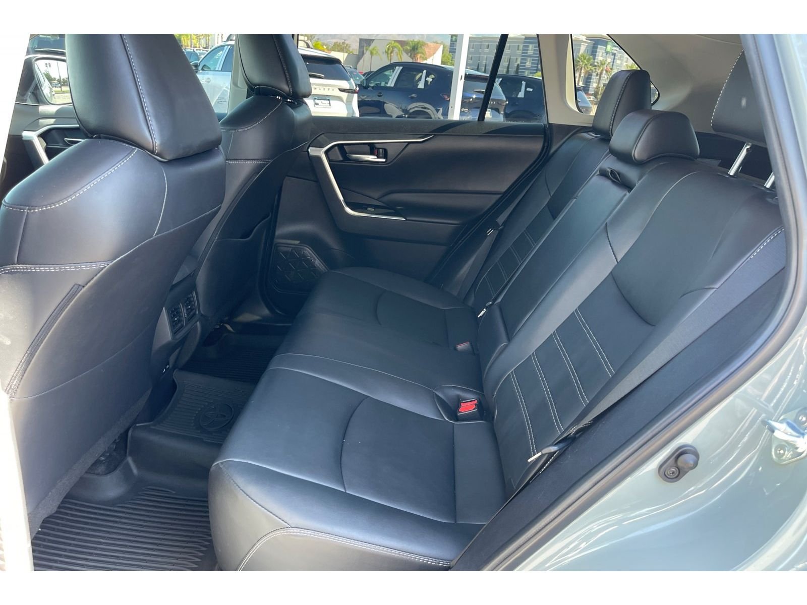 Used 2022 Lunar Rock Toyota XLE Premium image 15