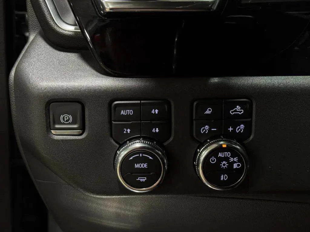 Certified Used 2023 STERLING METALLIC GMC SLT image 19