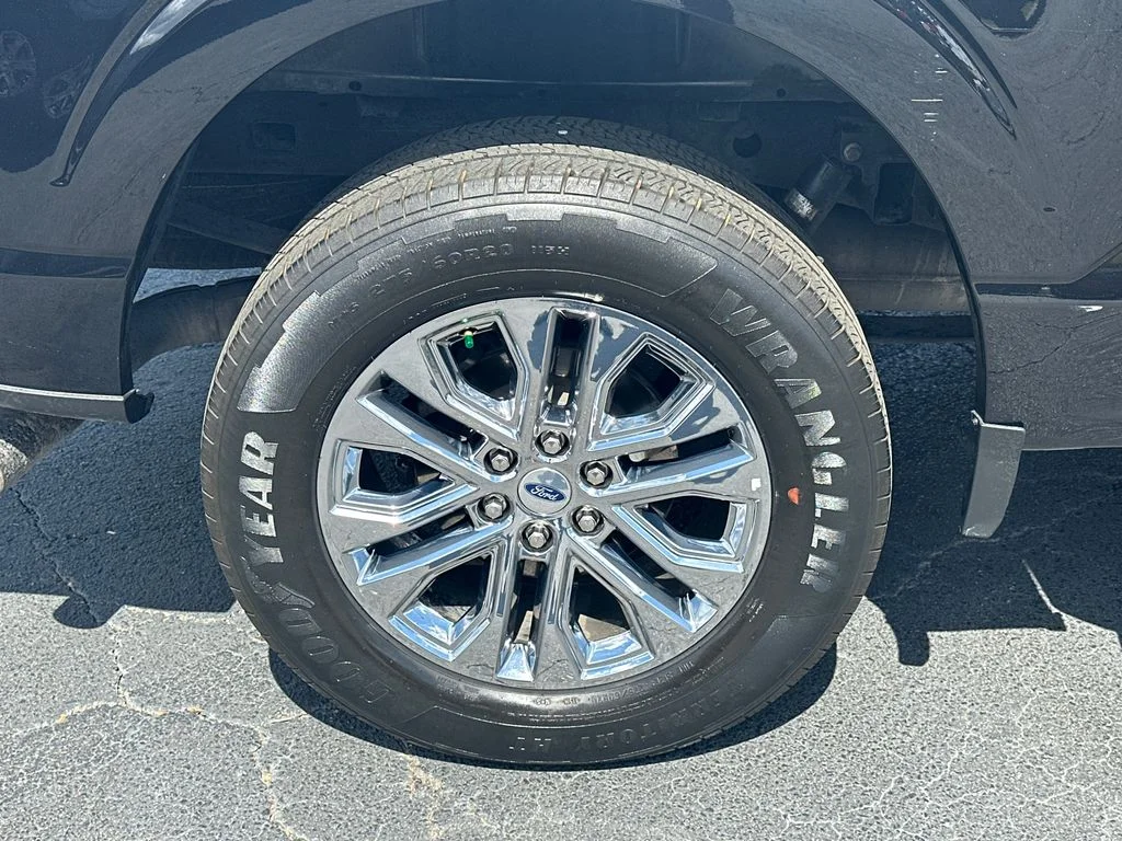 Used 2024 Black Ford XLT image 17