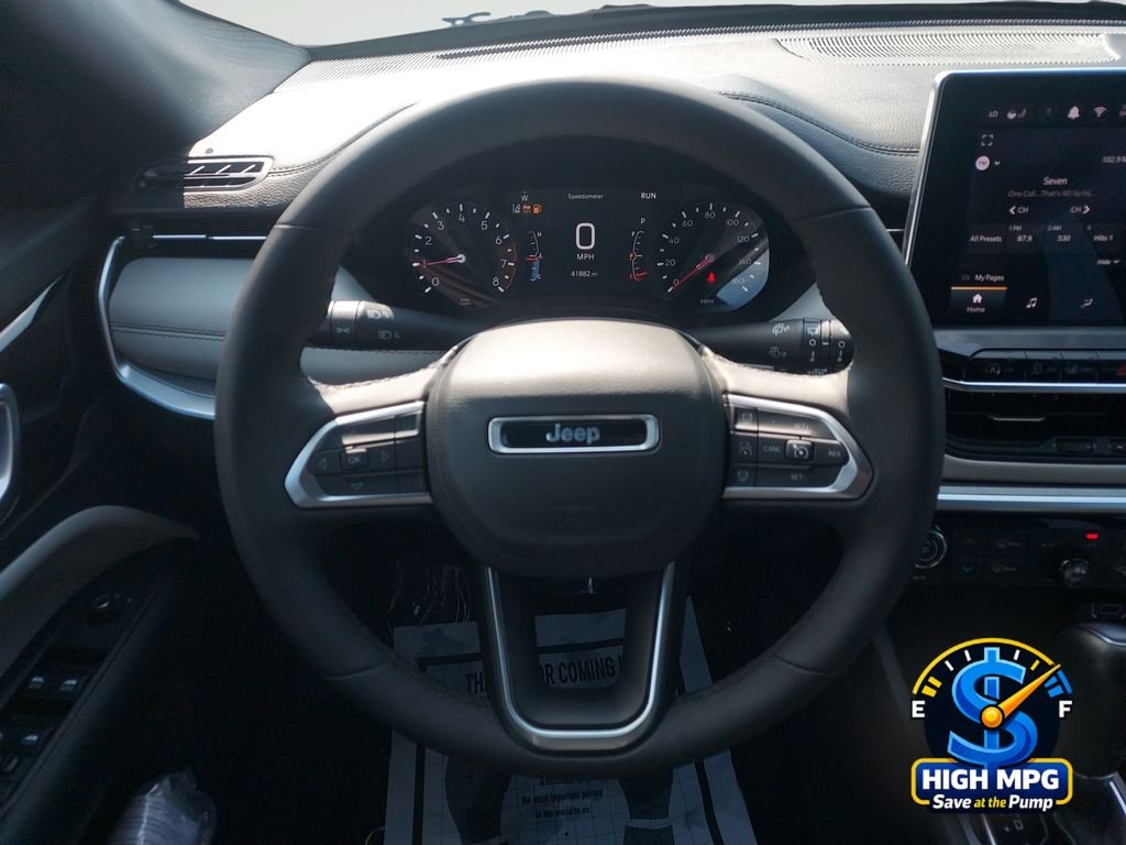 Used 2025 White Jeep Limited image 21