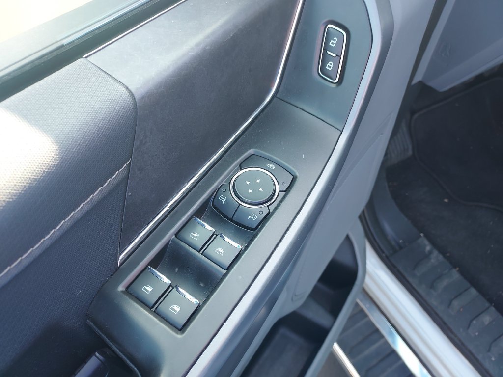 Used 2025 White Ford XLT image 11
