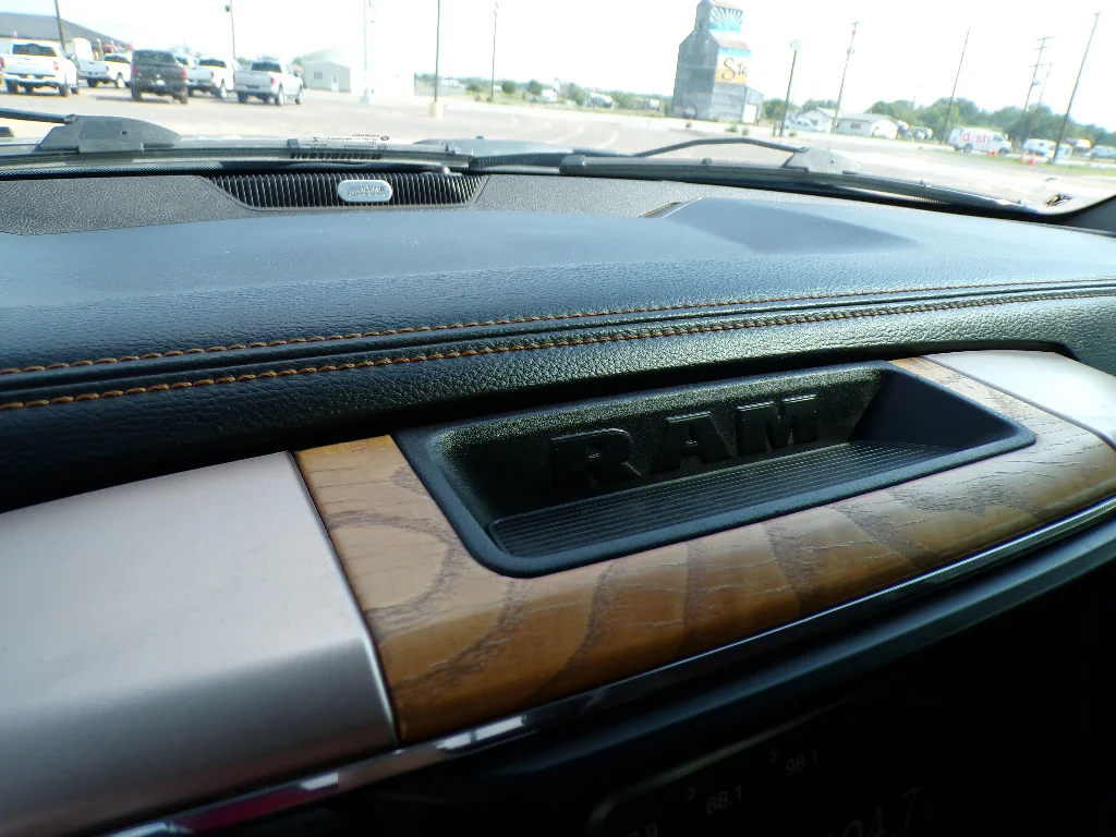 Used 2013 Black Gold Pearlcoat Ram Laramie Longhorn image 28