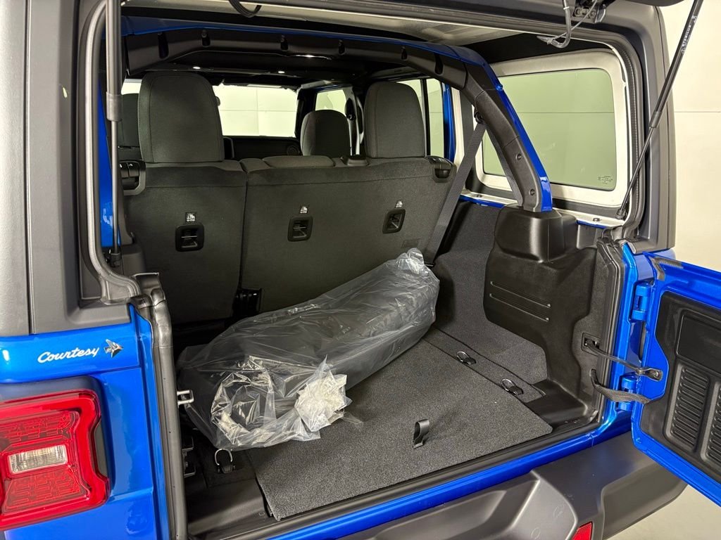 New 2026 Hydro Blue Pearlcoat Jeep Rubicon image 40