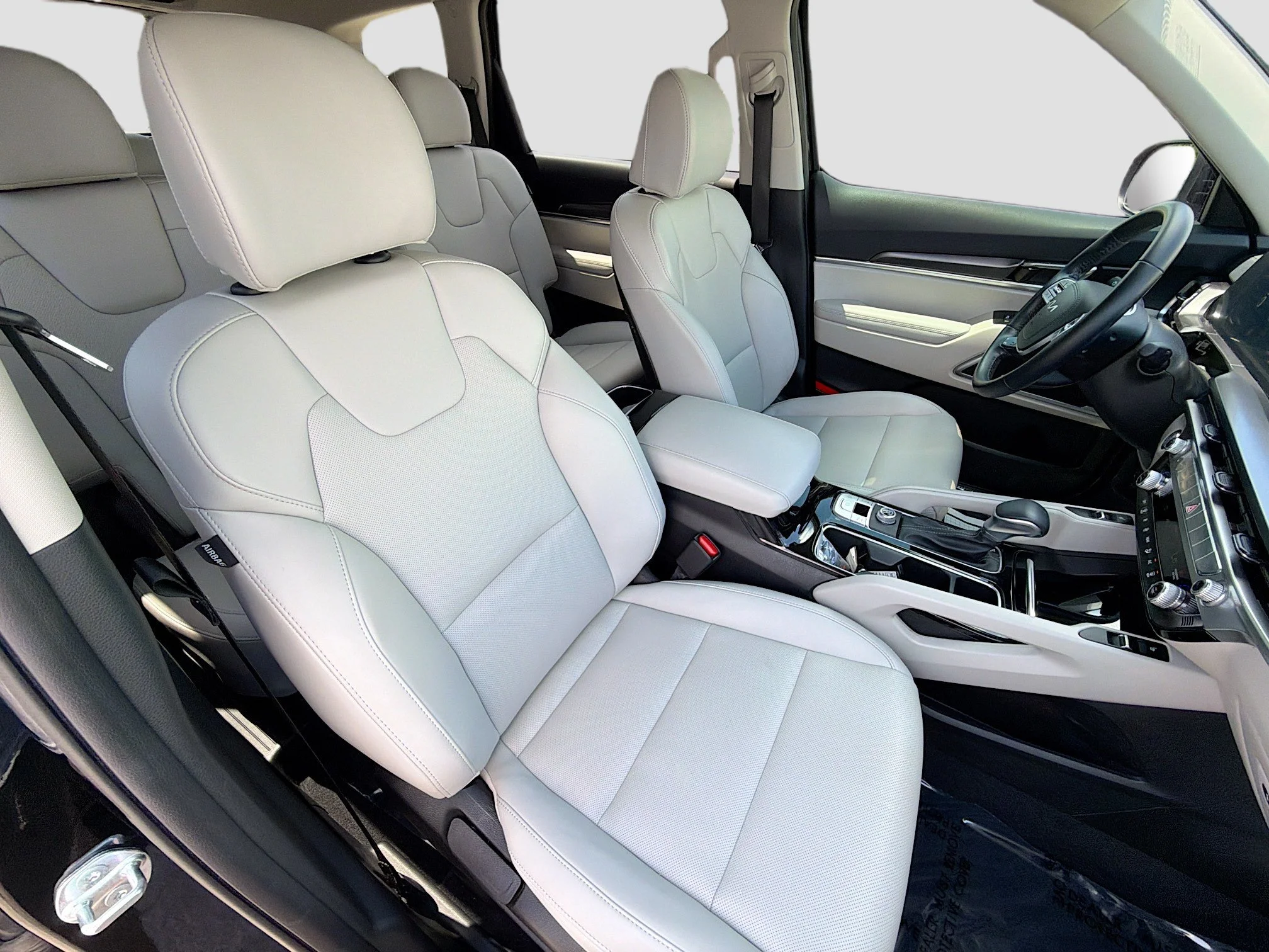 Used 2024 Ebony Black Kia S image 13