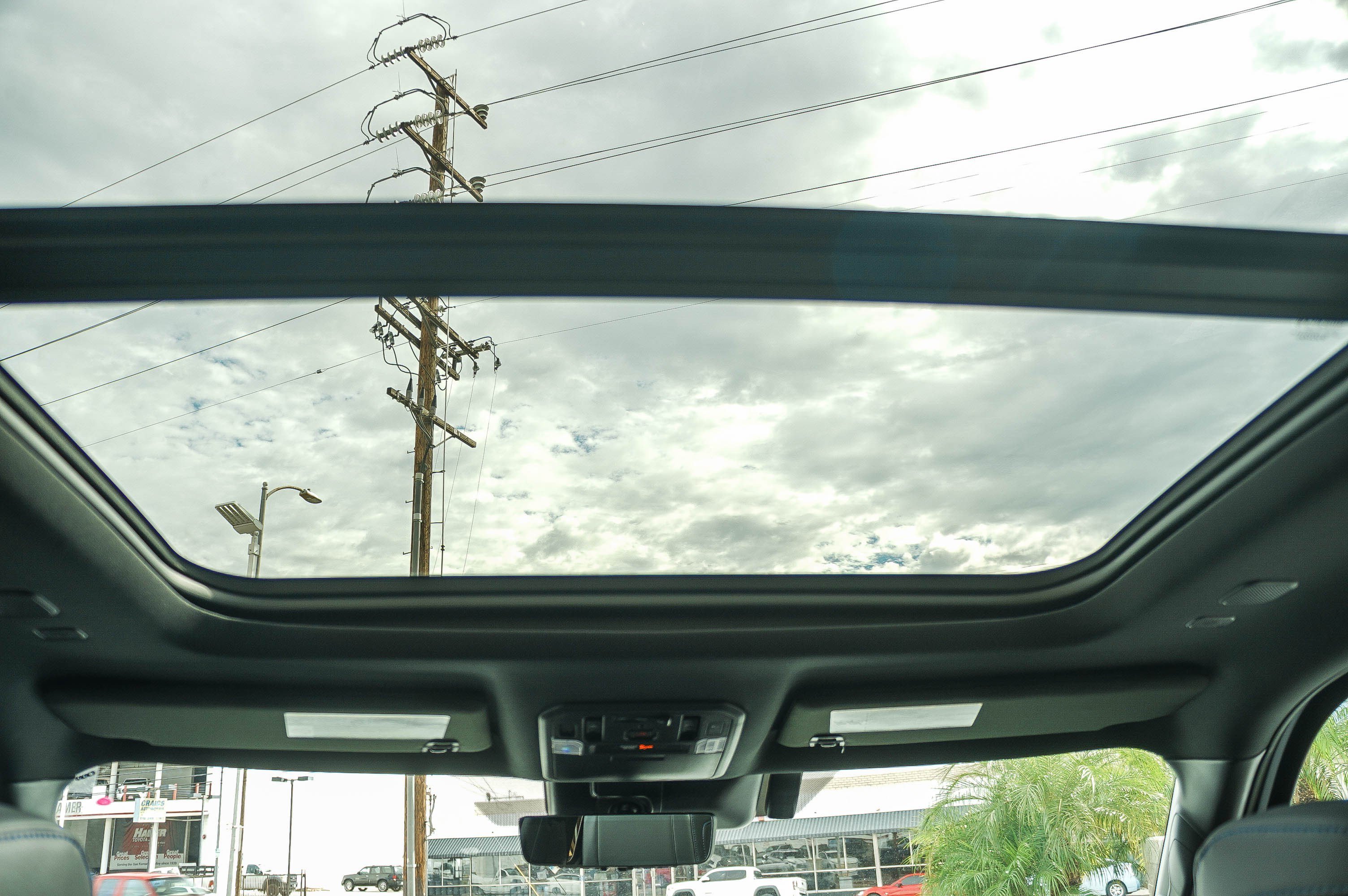 New 2026 Wind Chill Pearl <sup>1</sup> Toyota  Platinum image 19