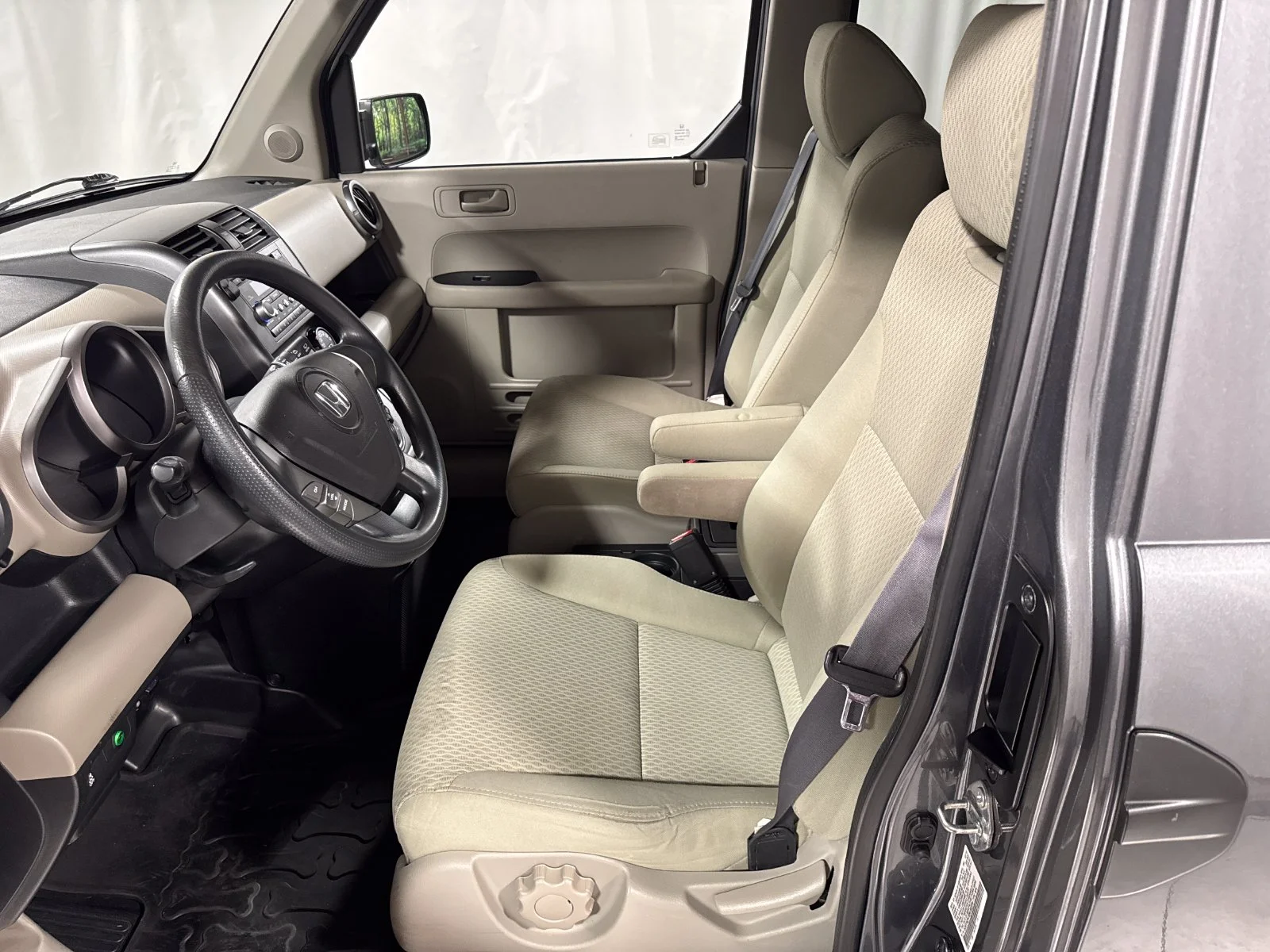 Used 2011 Polished Metal Metallic Honda EX image 3