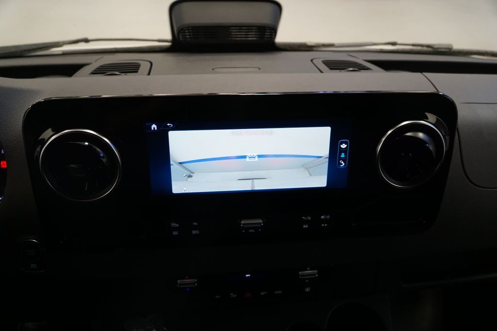 New 2025 Arctic+White Mercedes-Benz Cargo 170 WB image 16
