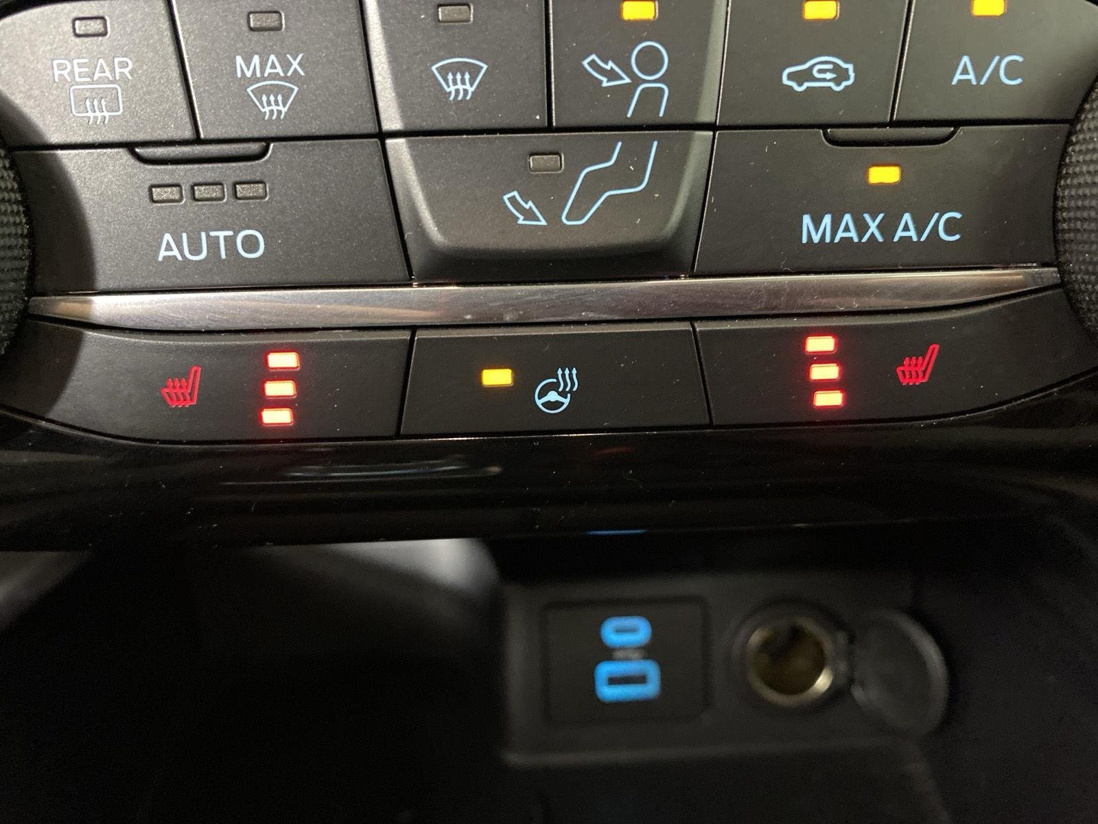 Used 2022 Iced Blue Silver Ford SE image 21