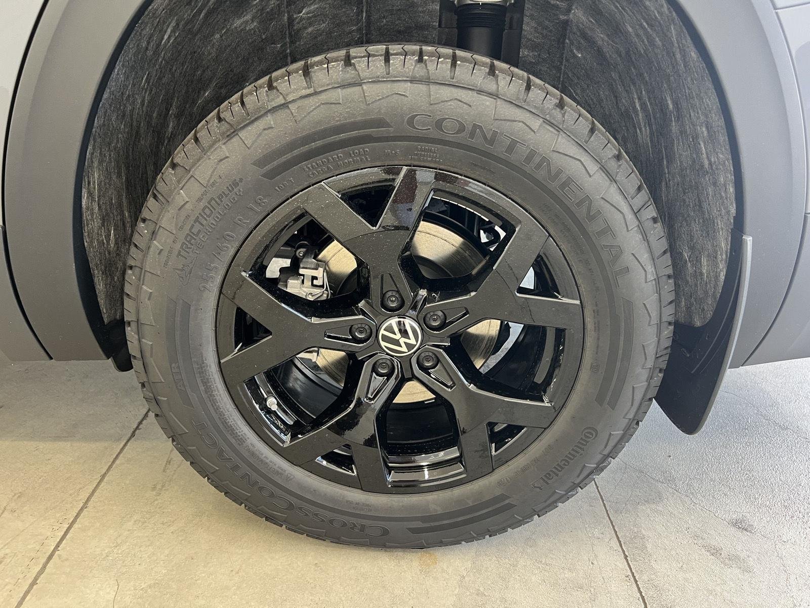 New 2026 Pure Gray Volkswagen 2.0T Peak Edition image 10
