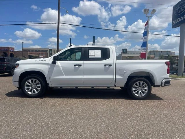Used 2025 White Chevrolet Custom image 5