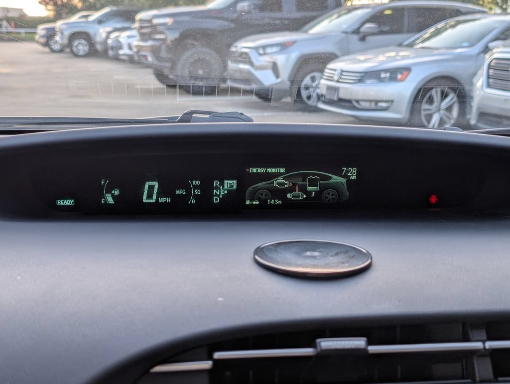 Used 2015  Toyota Four image 11