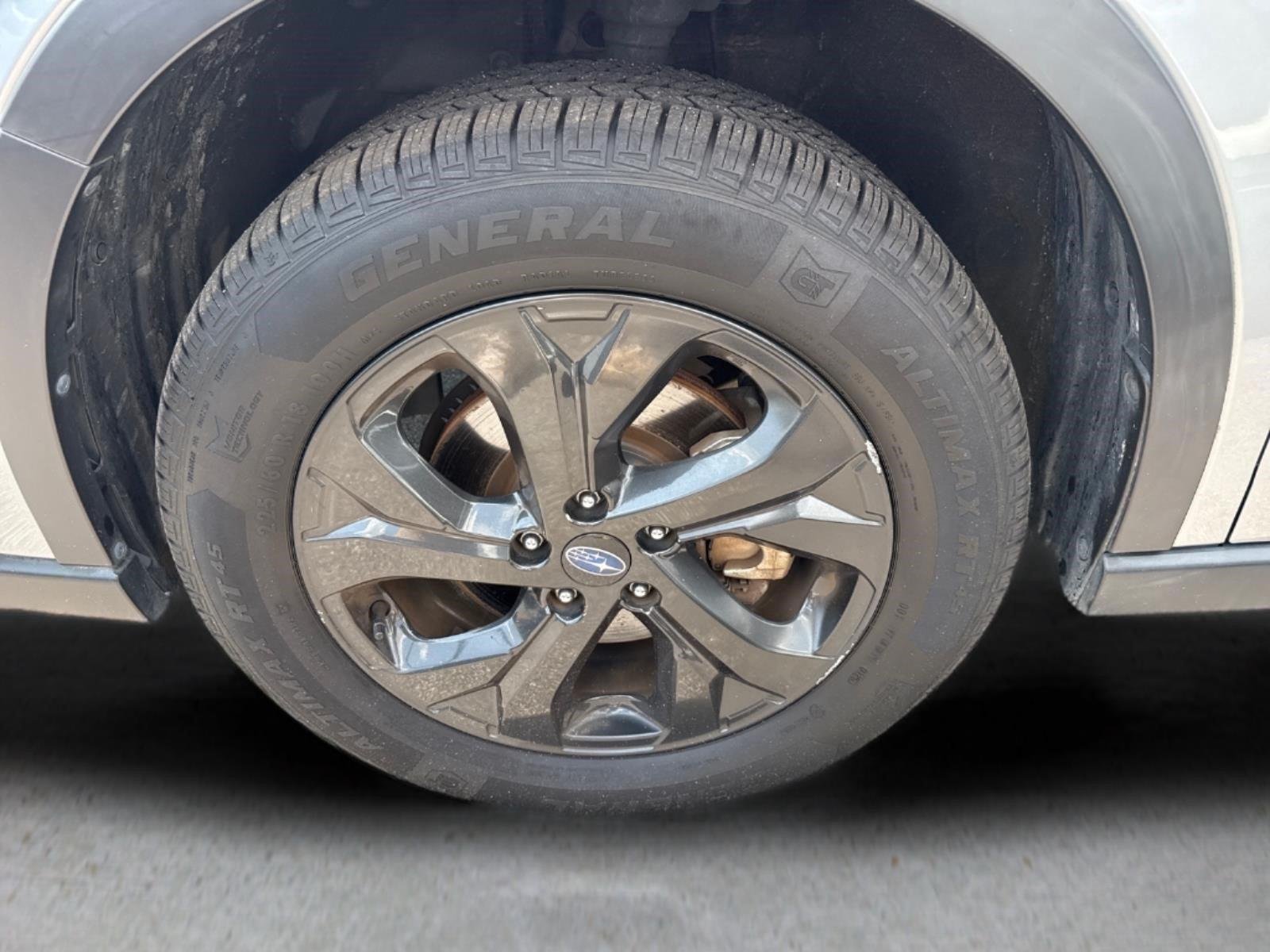 Used 2022 Ice Silver Metallic Subaru Onyx Edition XT image 3