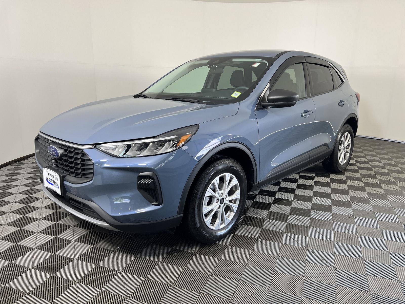 Used 2024 Vapor Blue Ford Active image 27