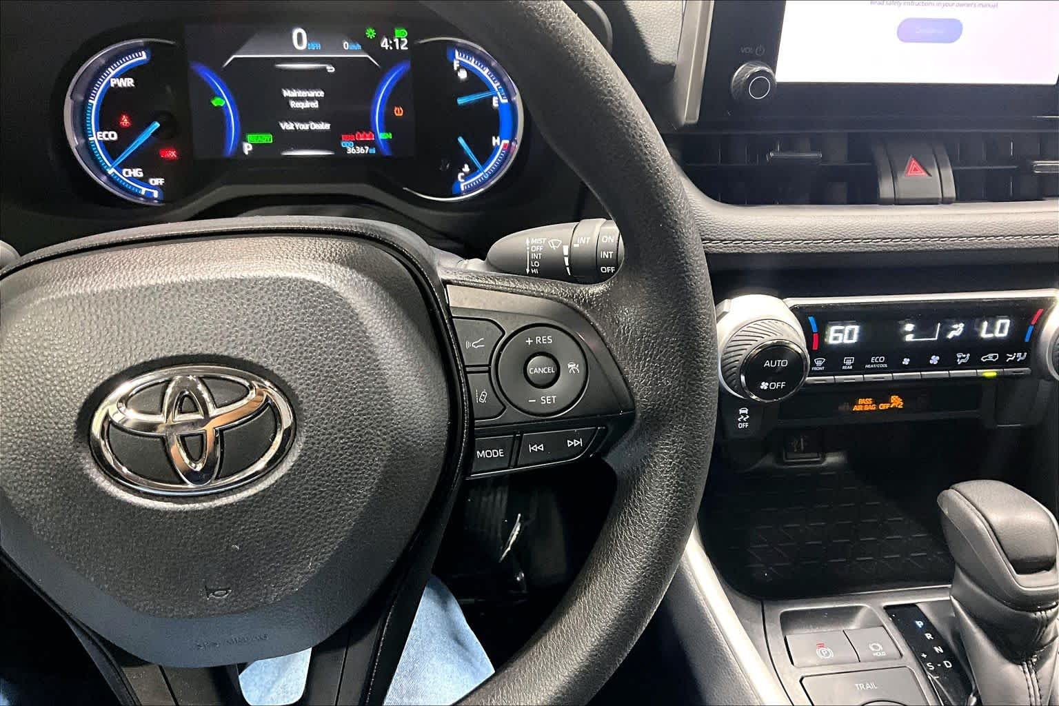 Used 2025 Ice Cap Toyota Hybrid XLE image 25