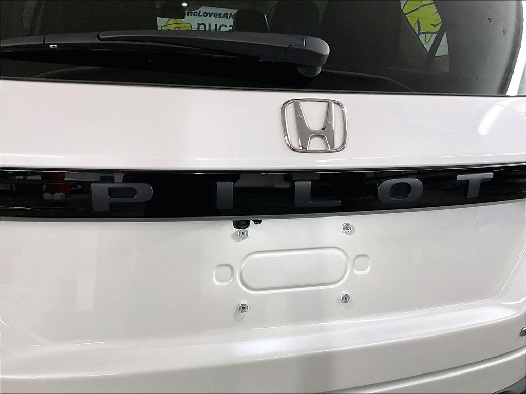 Used 2024 White Honda Touring image 29