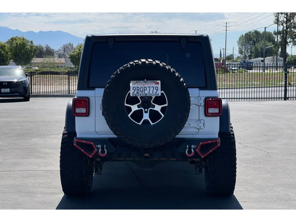 Used 2022 Bright White Clearcoat Jeep Unlimited Rubicon image 4