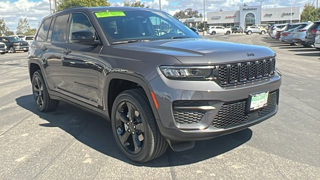 2025 Jeep Grand Cherokee Altitude