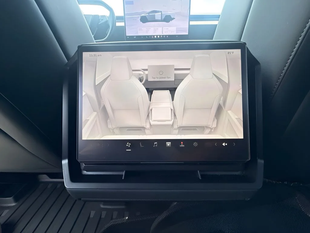 Used 2024  Tesla Base image 12