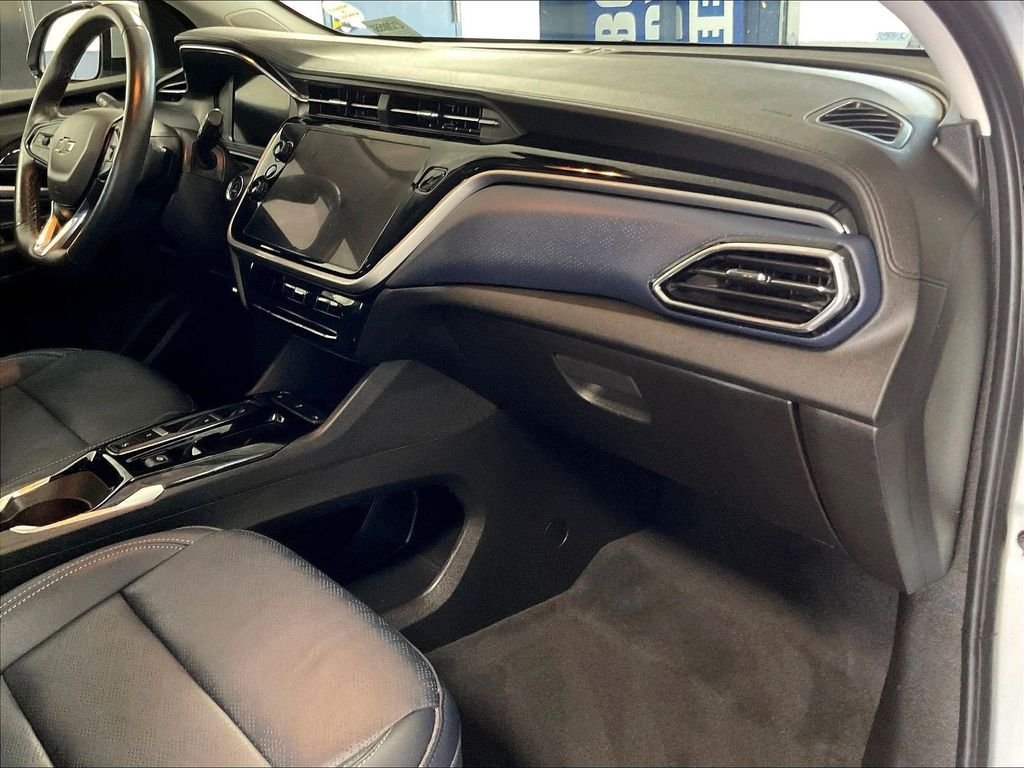 Used 2023 Silver Chevrolet Premier image 14
