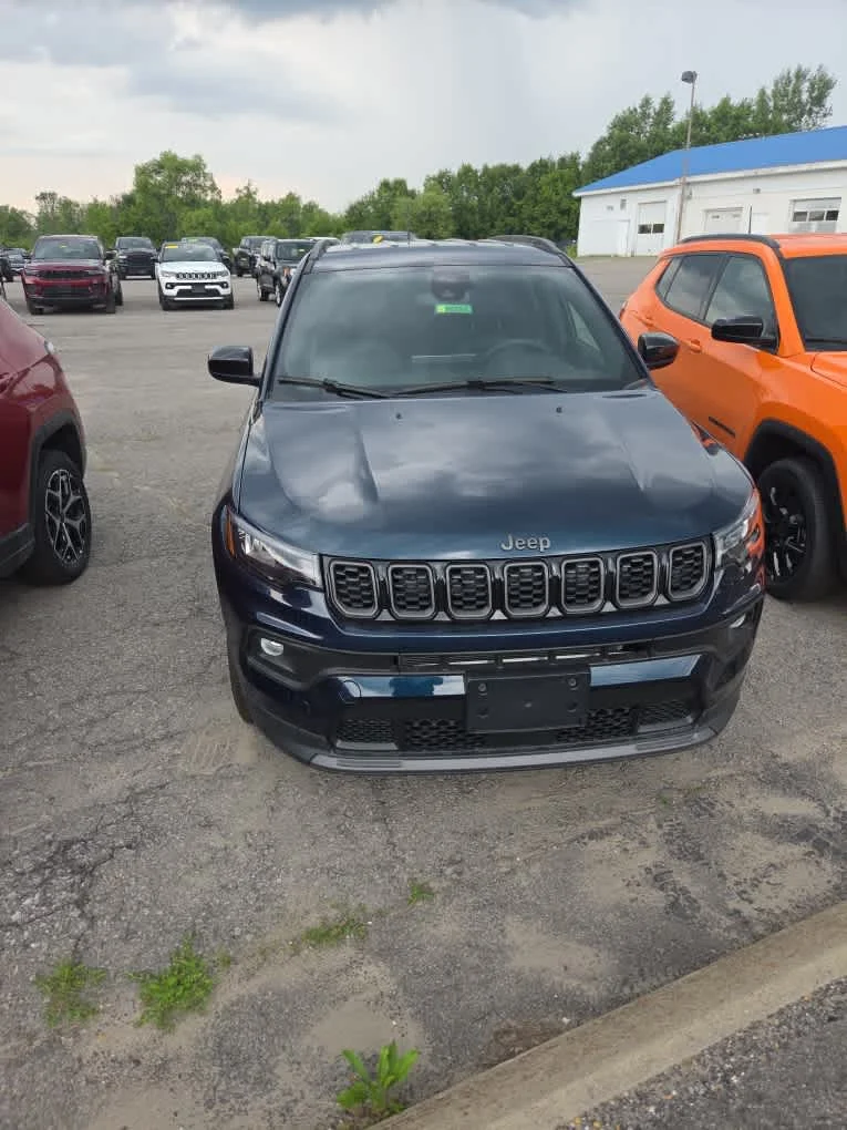 2026 Jeep Compass Latitude Altitude