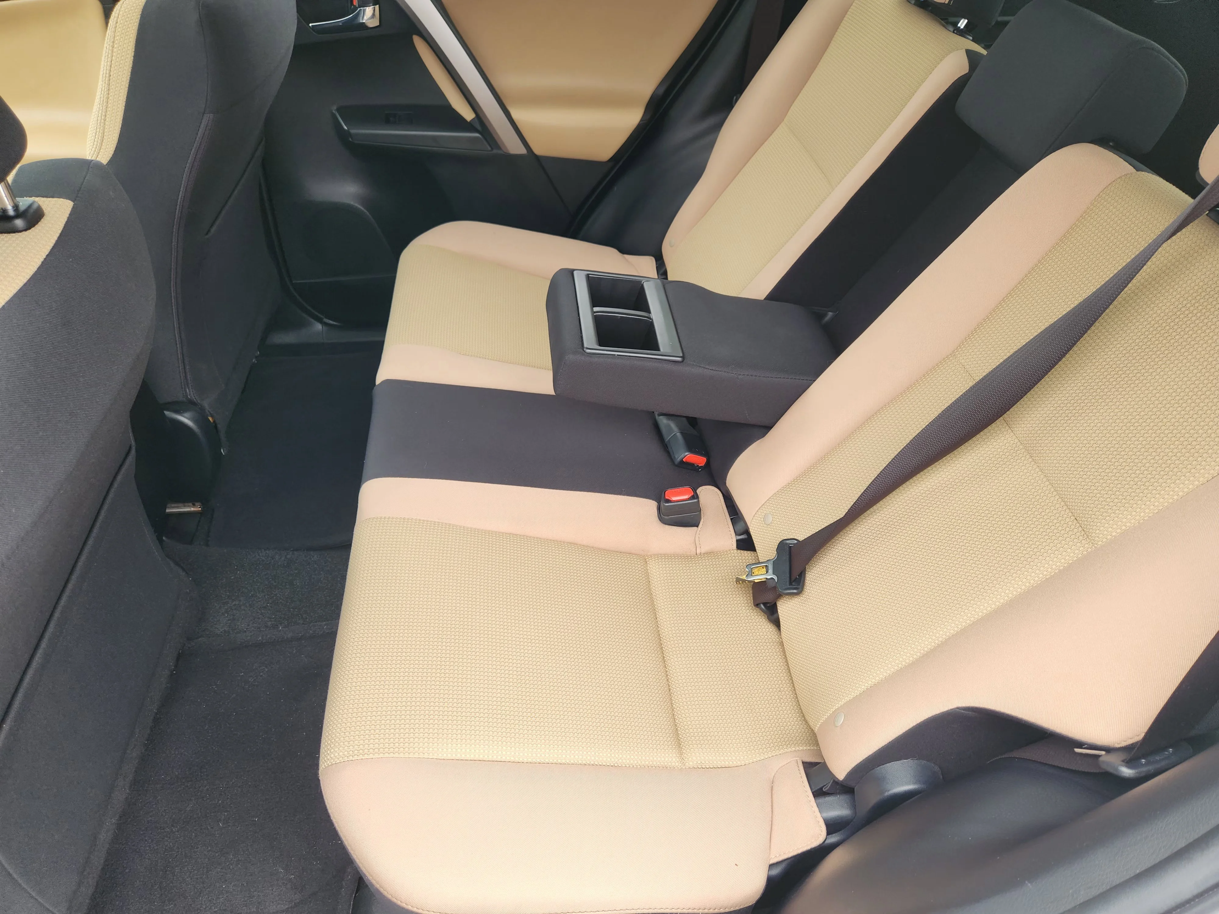 Used 2017  Toyota XLE image 28