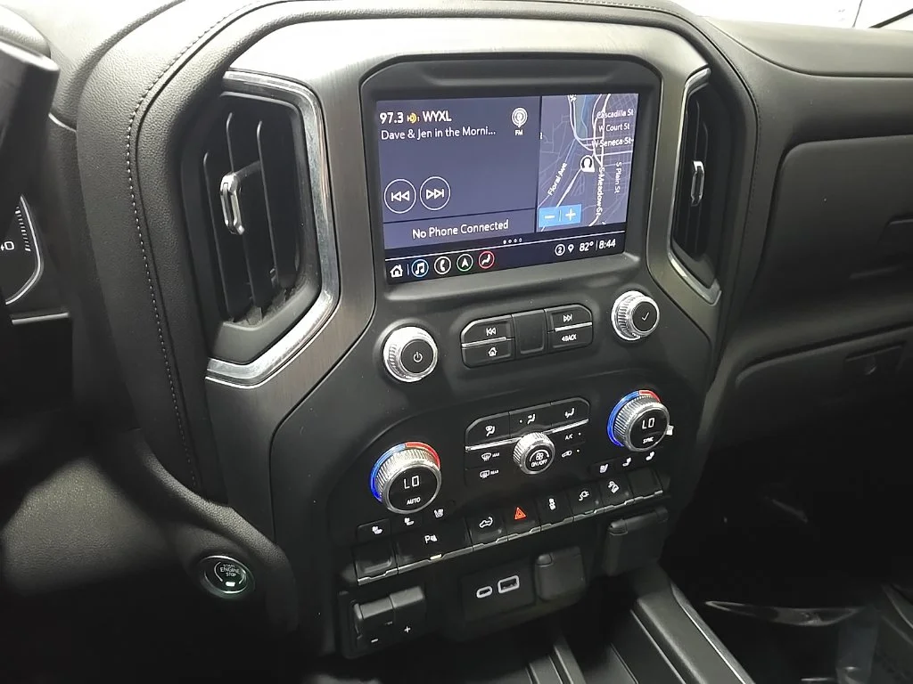 Used 2021 White GMC Denali image 26