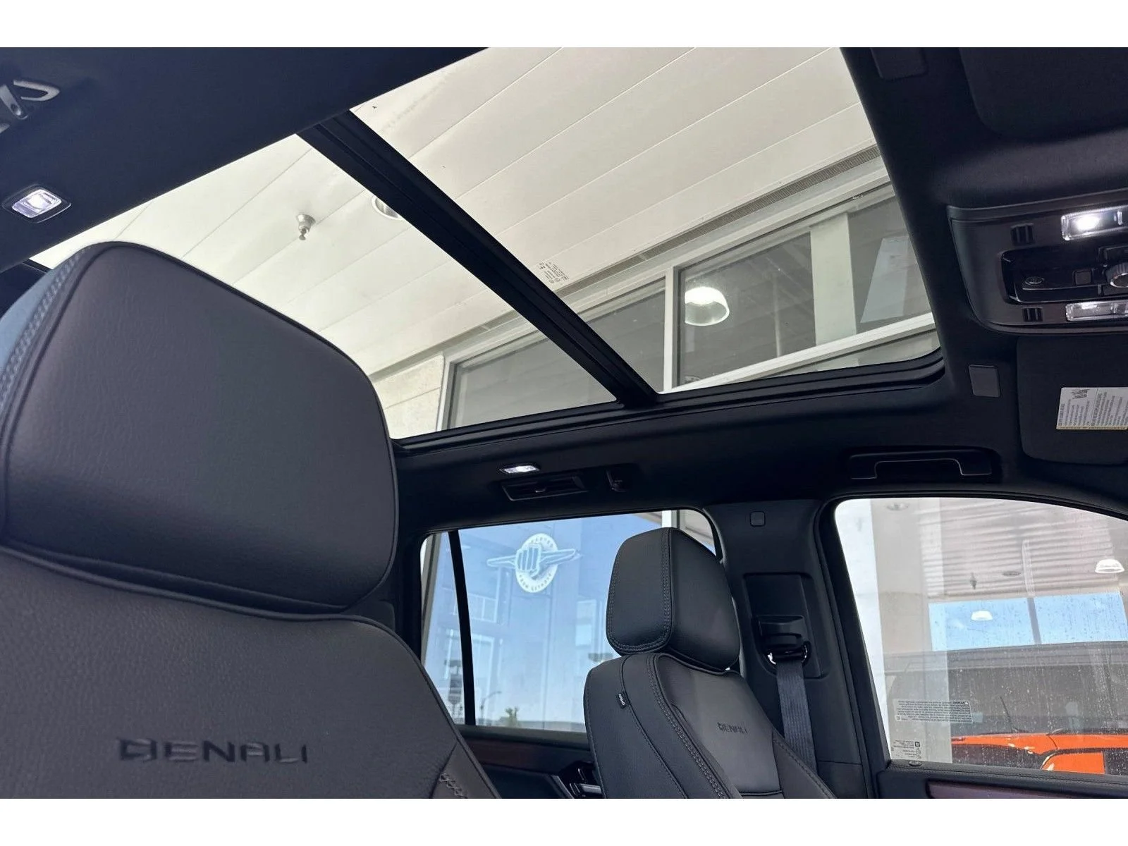 2026 GMC Yukon XL Denali - Photo 17