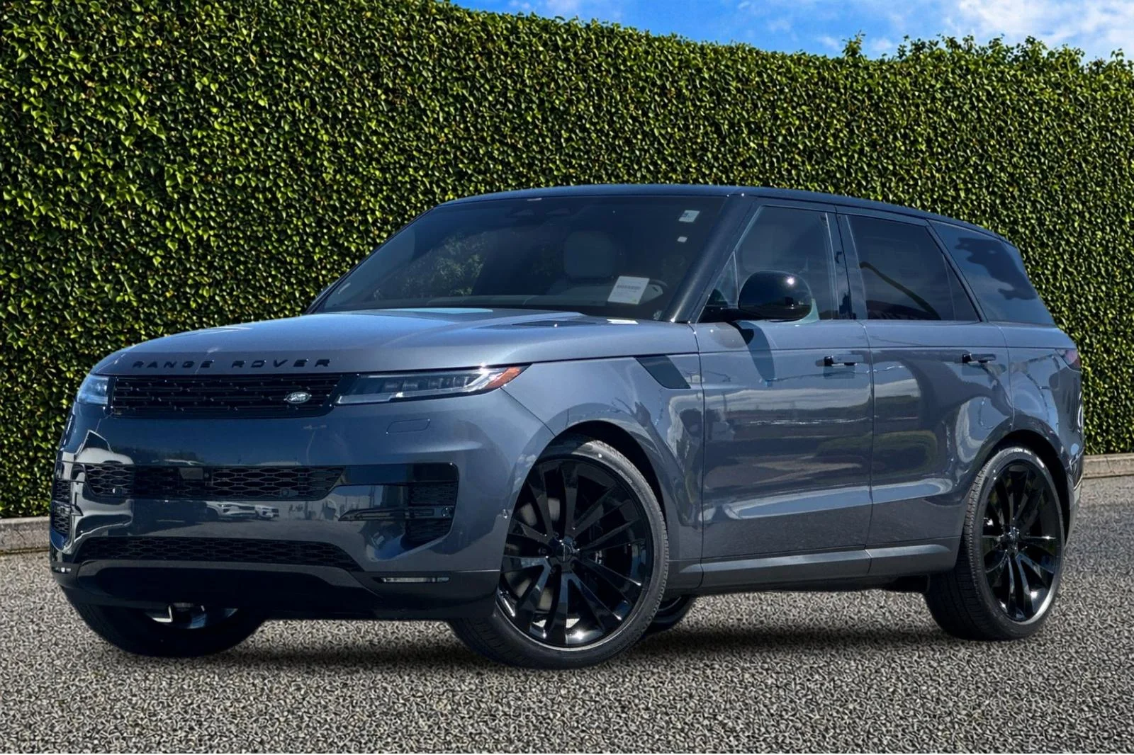 New 2026 Varesine Blue Land Rover SE image 2