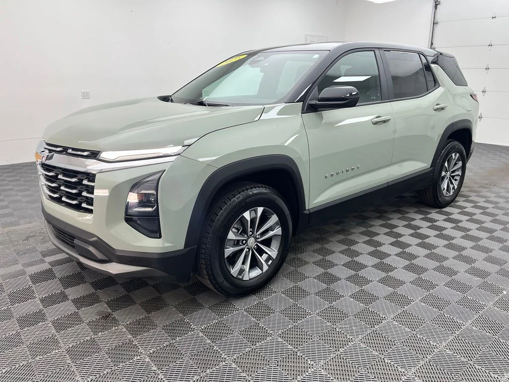 Used 2025 Green Chevrolet LT image 13